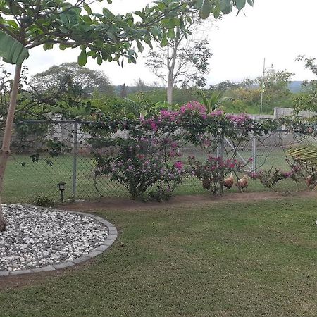 Modrians Bed & Breakfast Runaway Bay Ngoại thất bức ảnh