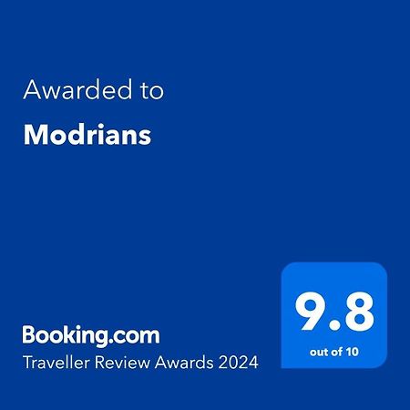 Modrians Bed & Breakfast Runaway Bay Ngoại thất bức ảnh