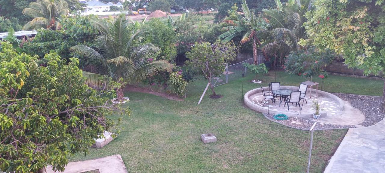 Modrians Bed & Breakfast Runaway Bay Ngoại thất bức ảnh