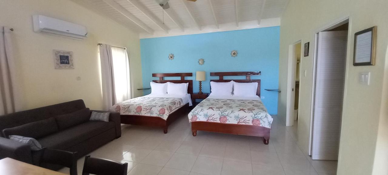 Modrians Bed & Breakfast Runaway Bay Ngoại thất bức ảnh