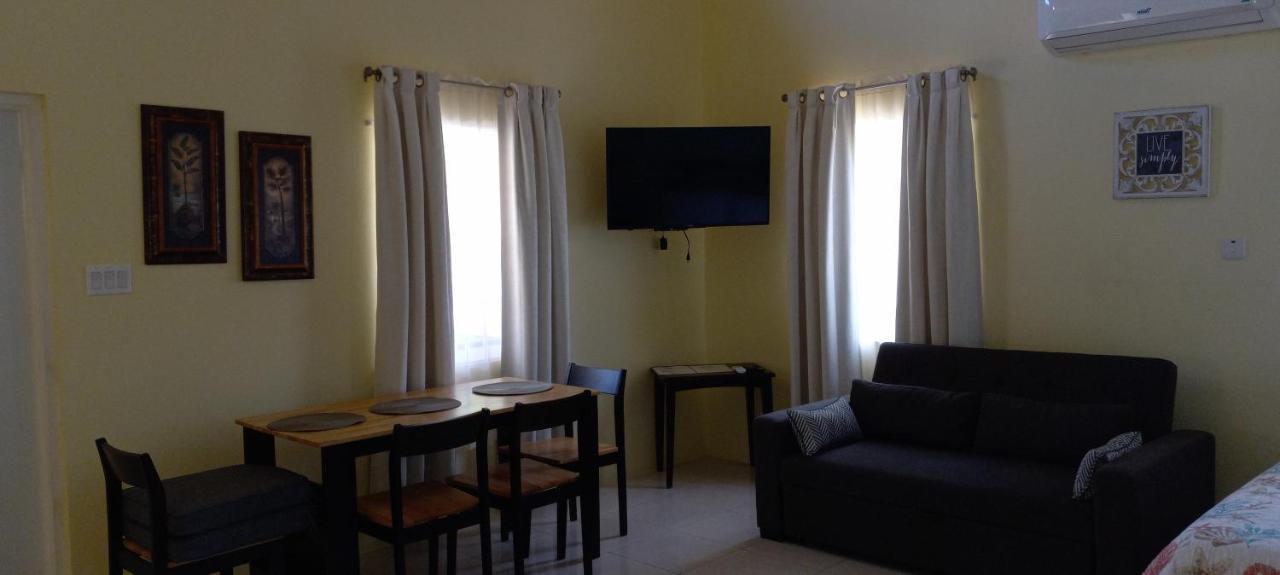 Modrians Bed & Breakfast Runaway Bay Ngoại thất bức ảnh