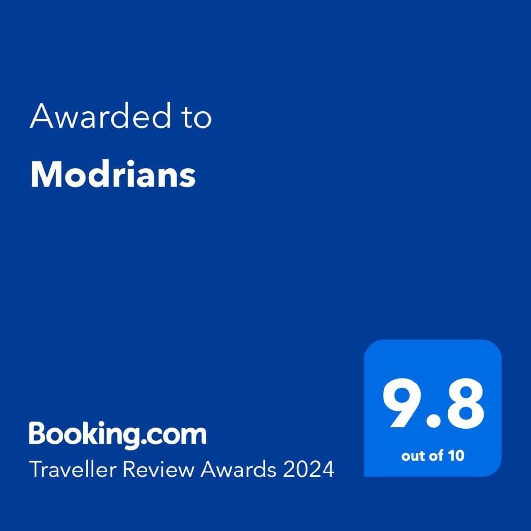 Modrians Bed & Breakfast Runaway Bay Ngoại thất bức ảnh
