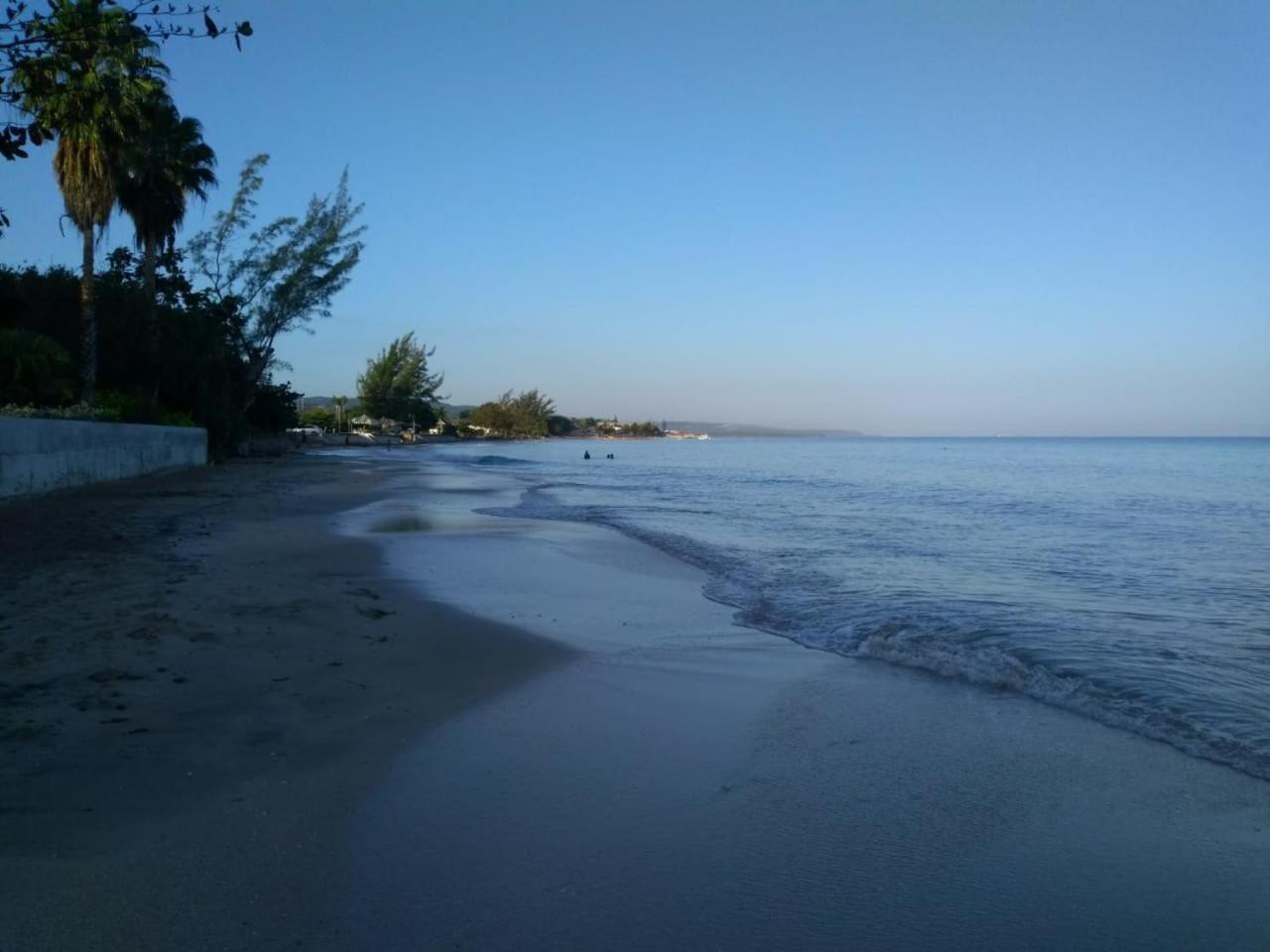 Modrians Bed & Breakfast Runaway Bay Ngoại thất bức ảnh